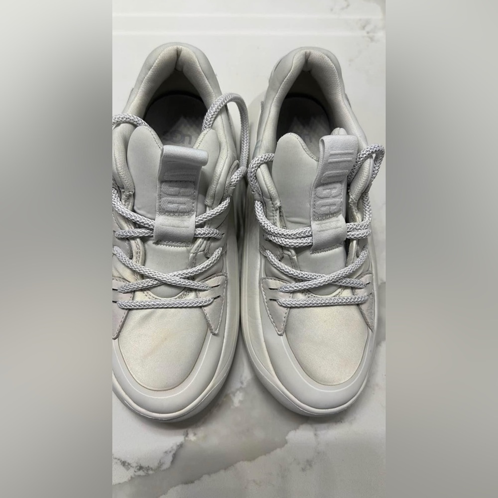 UGG Sneakers